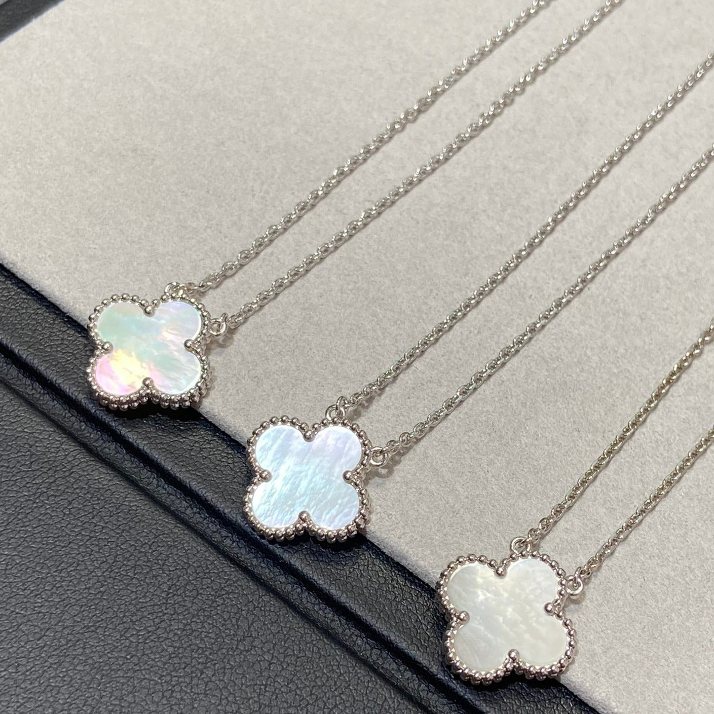 [Aurora]CLOVER 15MM MEDIUM WHITE MOP NECKLACE