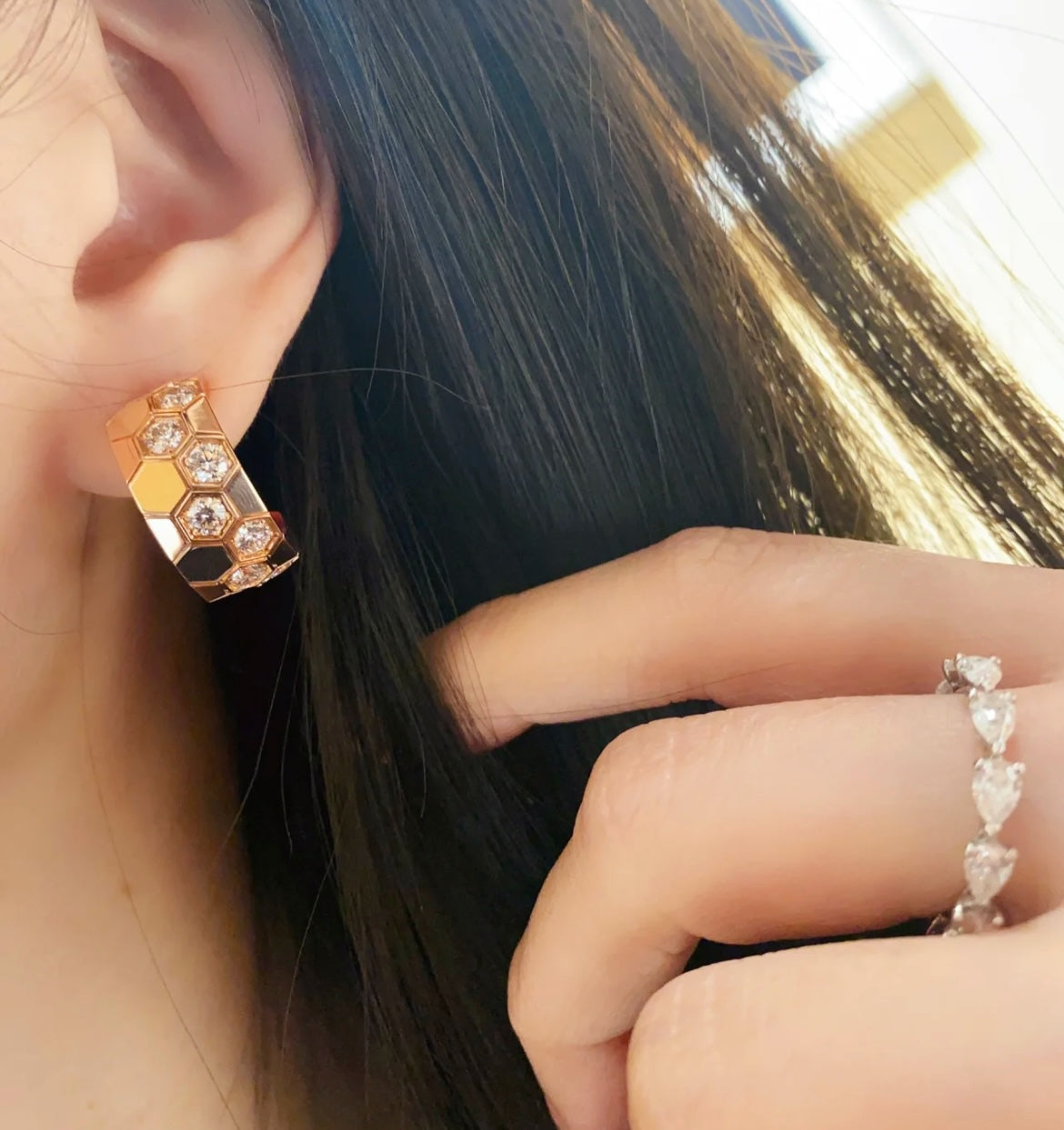 [Aurora]BEE LOVE DIAMOND HOOP EARRINGS