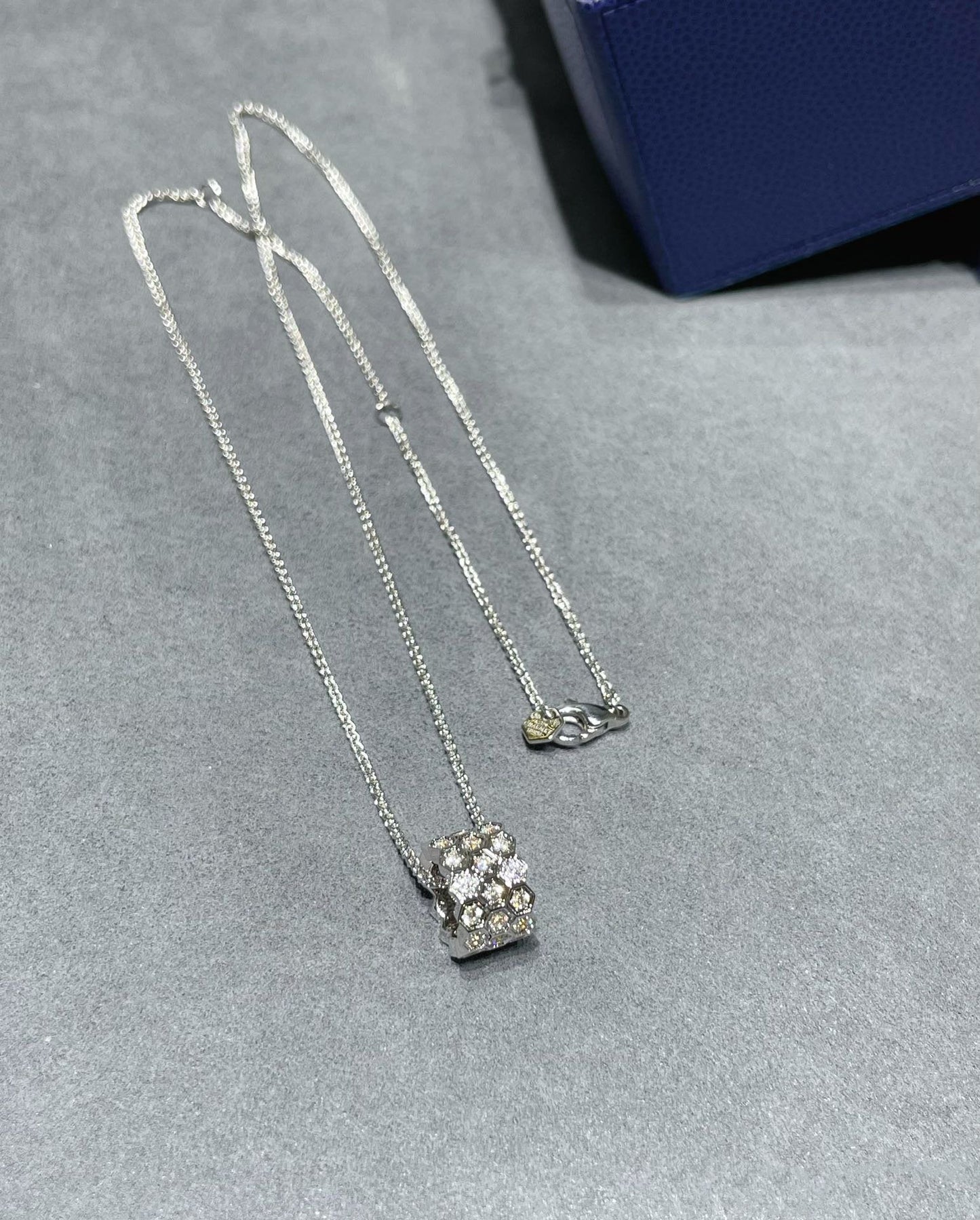 [Aurora]BEE LOVE DIAMOND PAVED 3 ROW NECKLACE
