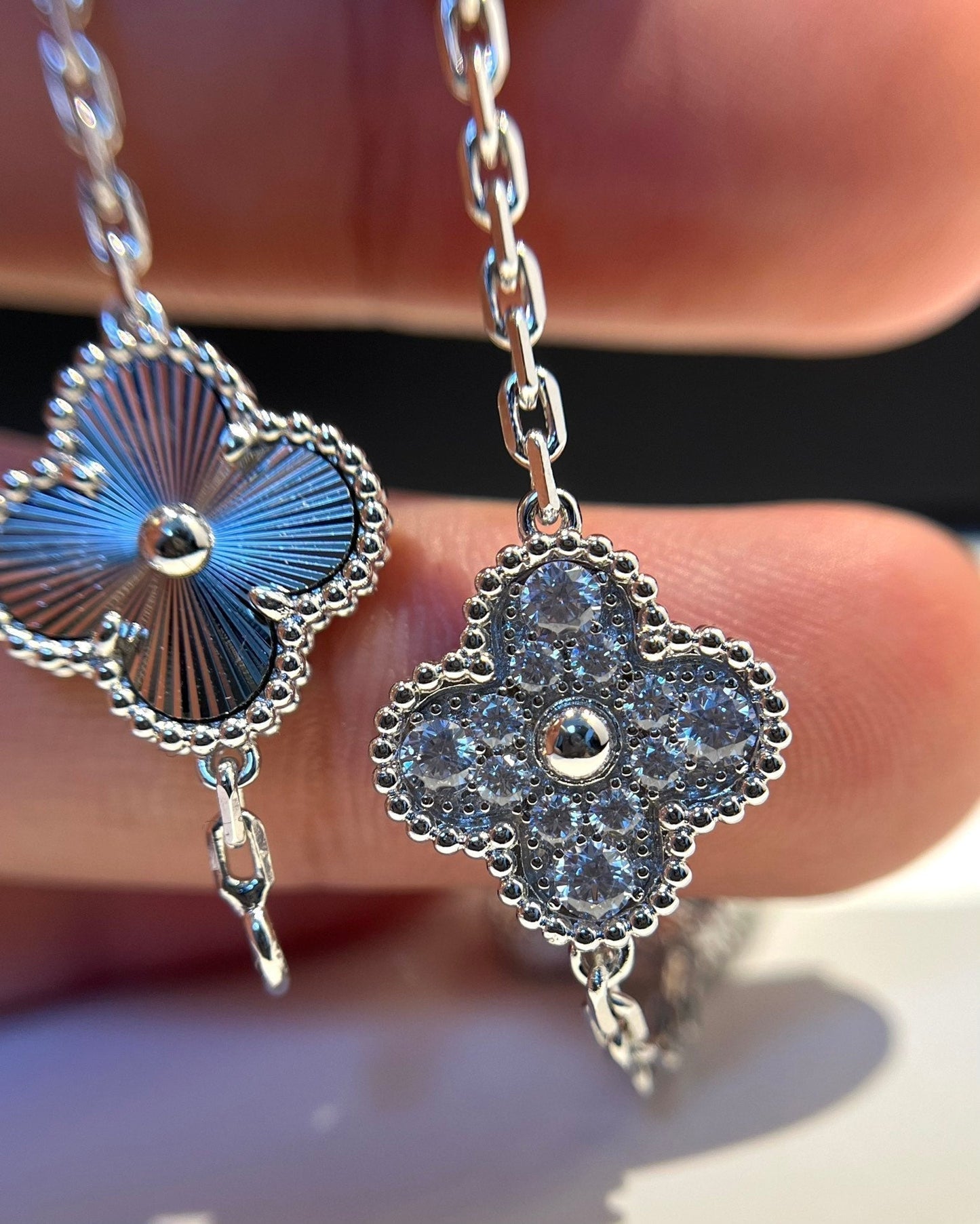 [AURORA] CLOVER 5 MOTIF LASER BRACELET COLLECTION