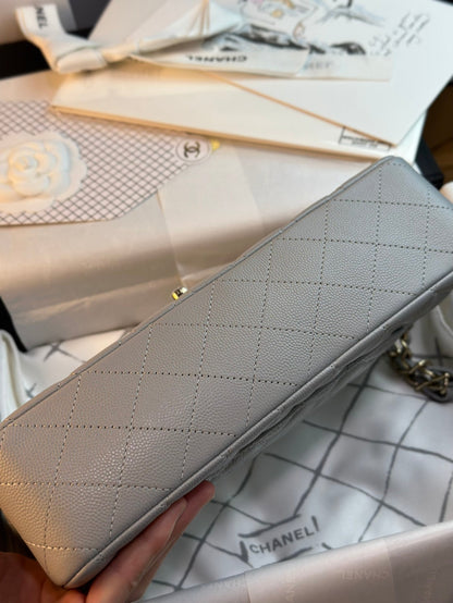 FLAP BAG 25CM GOLD HARDWARE GREY CAVIAR