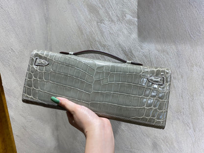 KELLY CUT 31 IN ASH GRAY SHINNY ALLIGATOR LEATHER WITH SILVER HARDWARE (MADE-TO-ODER)