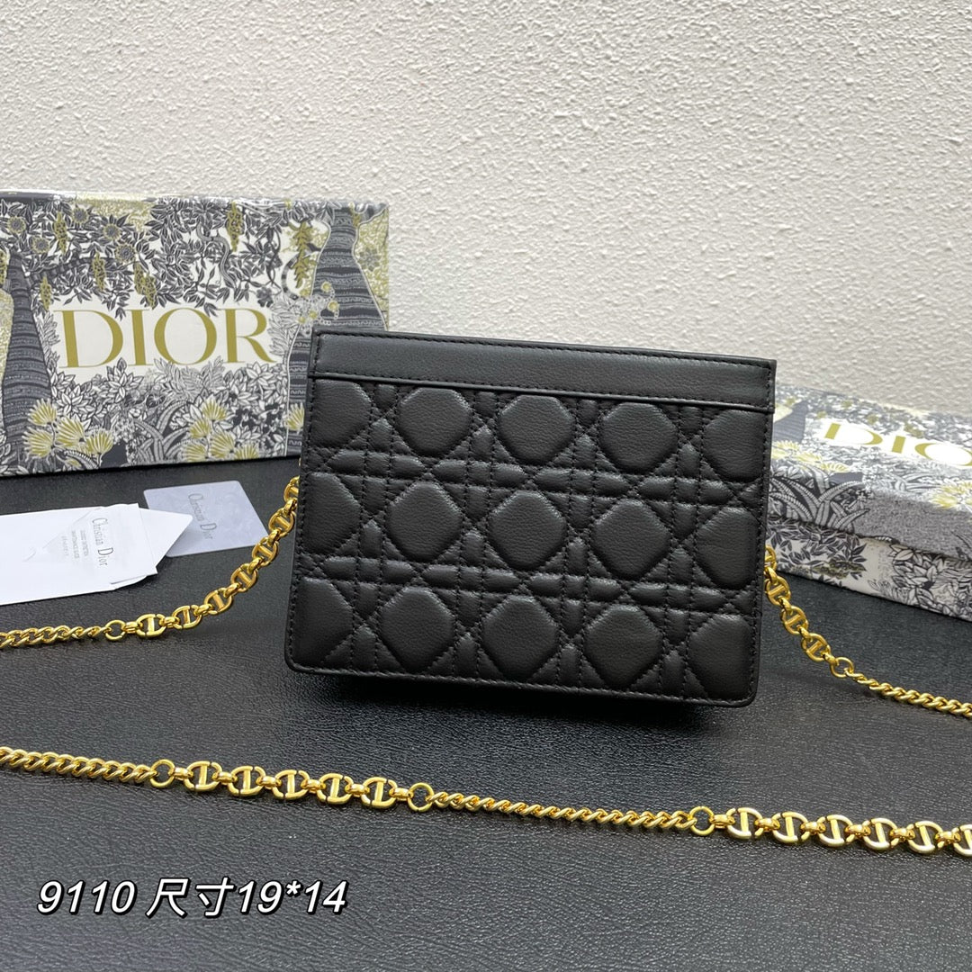 CARO POUCH 19 BAG IN BLACK CALFSKIN