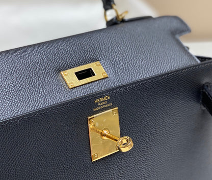 KELLY 28CM IN NOIR EPSOM CALFSKIN GOLD HARDWARE
