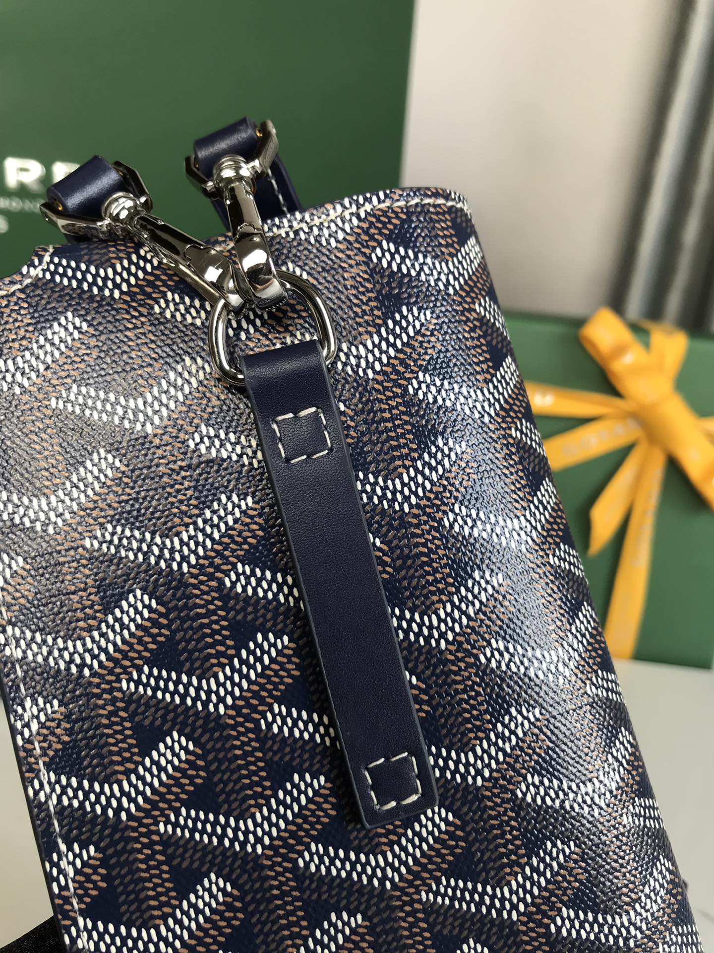 MONTMARTRE GM CASE 18 IN NAVY BLUE GOYARDINE CANVAS