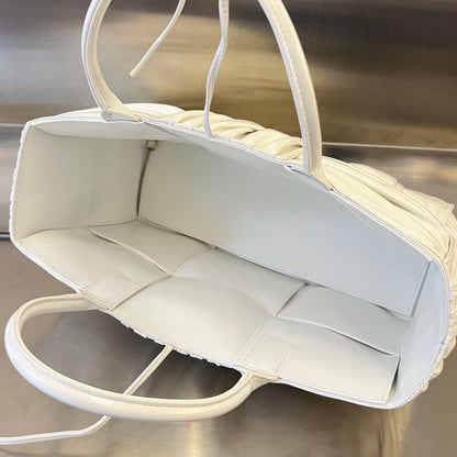 SMALL ARCO TOTE 30 IN WHITE SOFT LAMBSKIN