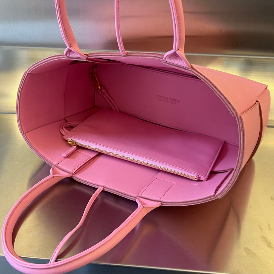SMALL ARCO TOTE 30 IN WEWAK PINK LAMBSKIN