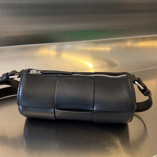 SMALL CYLINDER CASSETTE 21 IN BLACK CALFSKIN