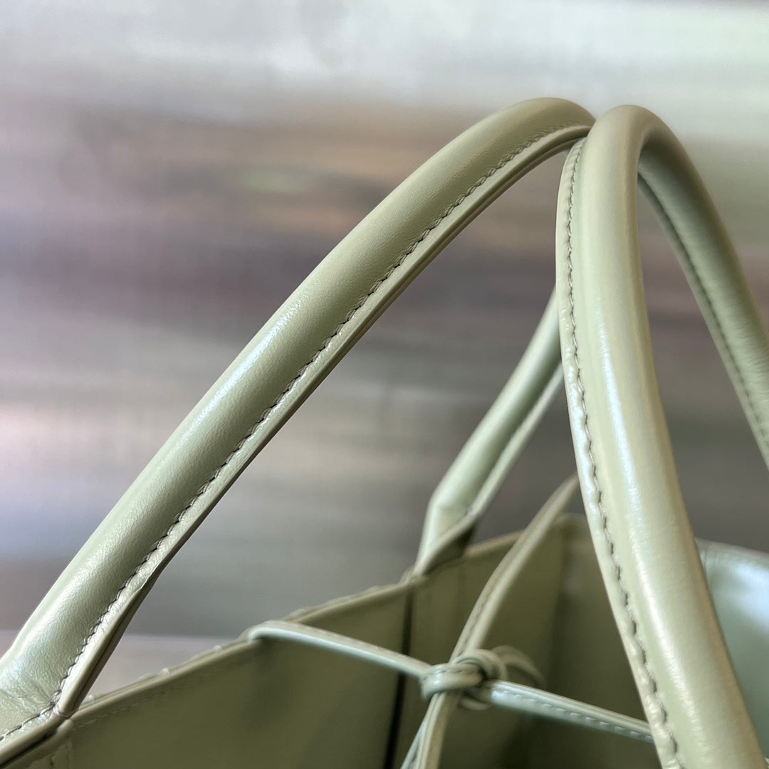 SMALL ARCO TOTE 30 IN TRAVERTINE SOFT LAMBSKIN