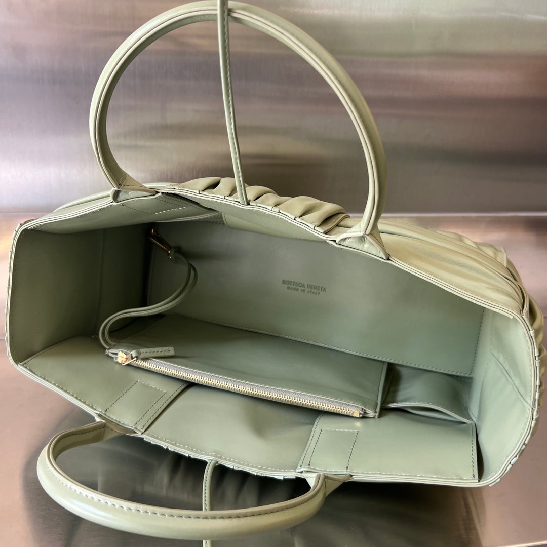 SMALL ARCO TOTE 30 IN TRAVERTINE SOFT LAMBSKIN