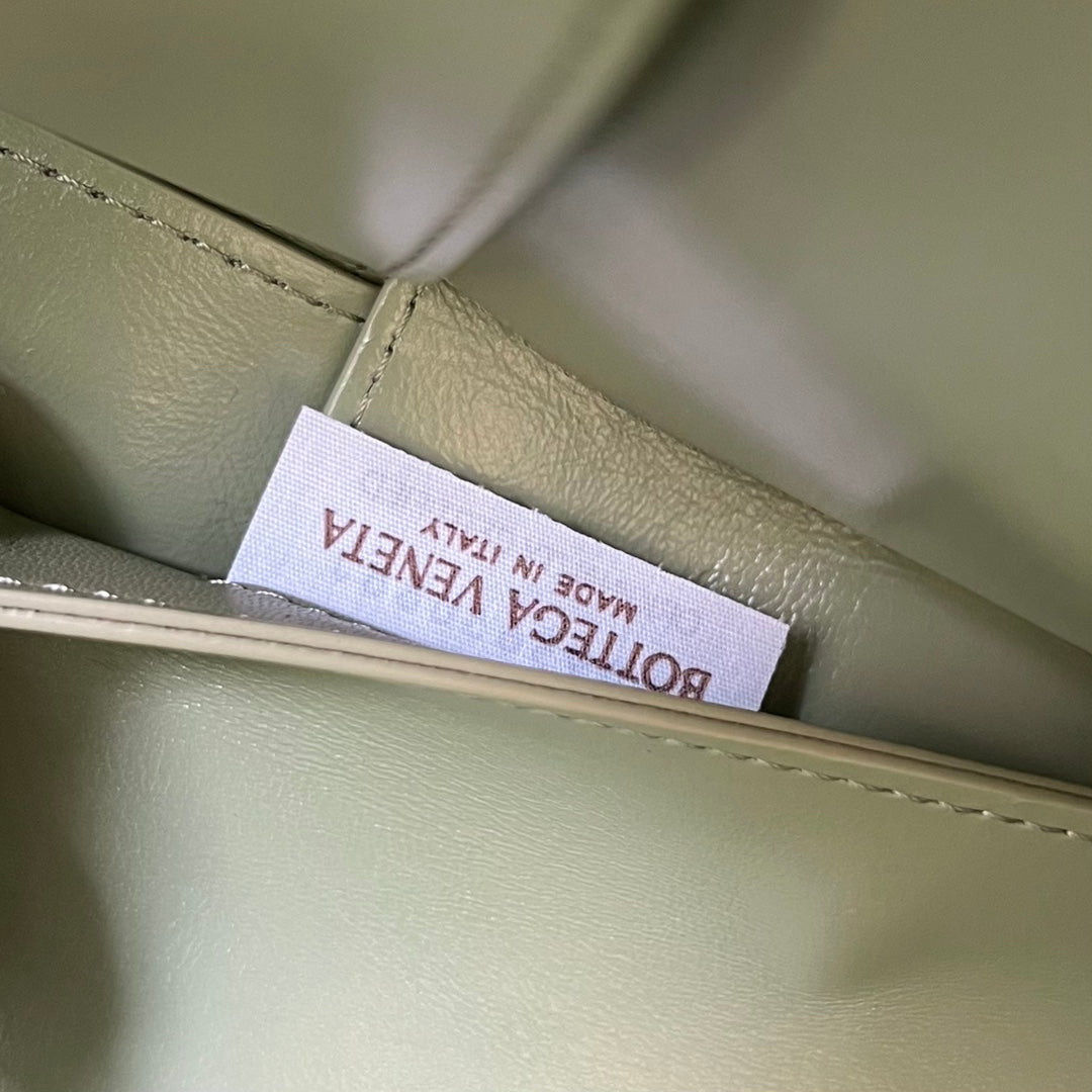 SMALL ARCO TOTE 30 IN TRAVERTINE SOFT LAMBSKIN