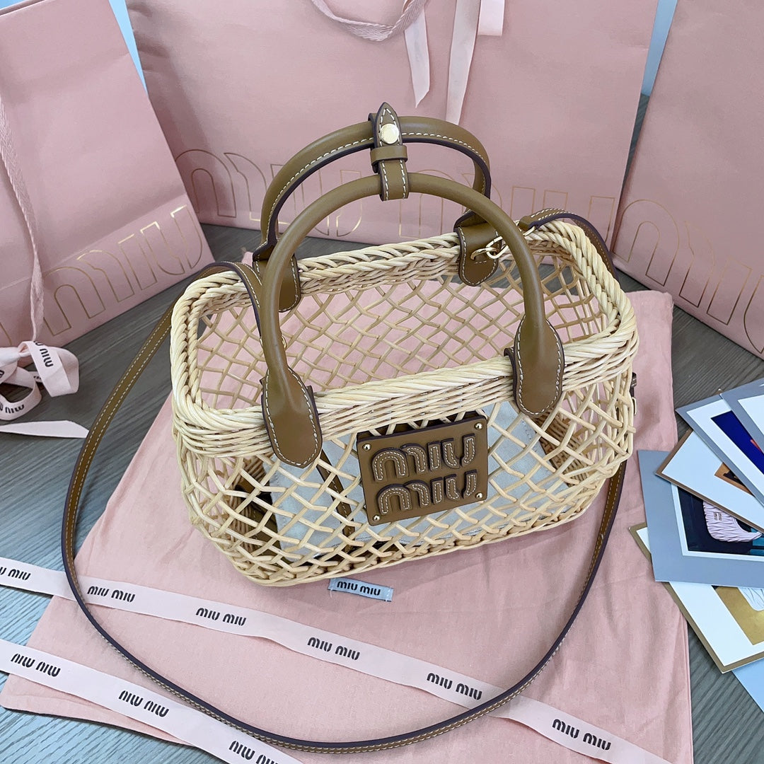 WOVEN HOLLOW BAG 24 IN BEIGE RATTAN AND BROWN CALFSKIN TRIM