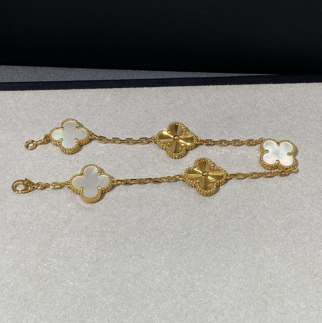 [Aurora]CLOVER 5 MOTIF WHITE MOP LASER BRACELET