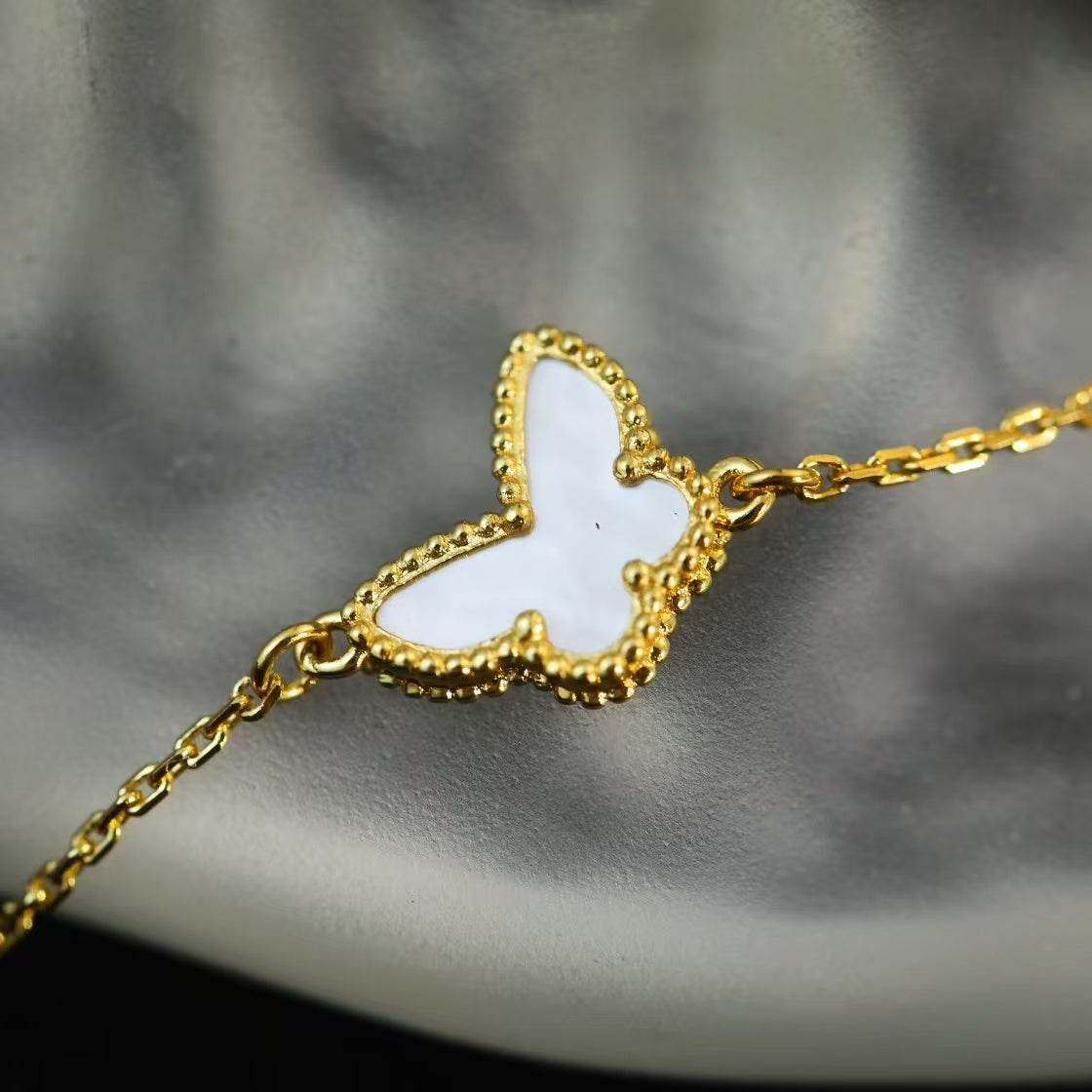 [Aurora]BUTTERFLY WHITE MOP BUTTERFLY BRACELET