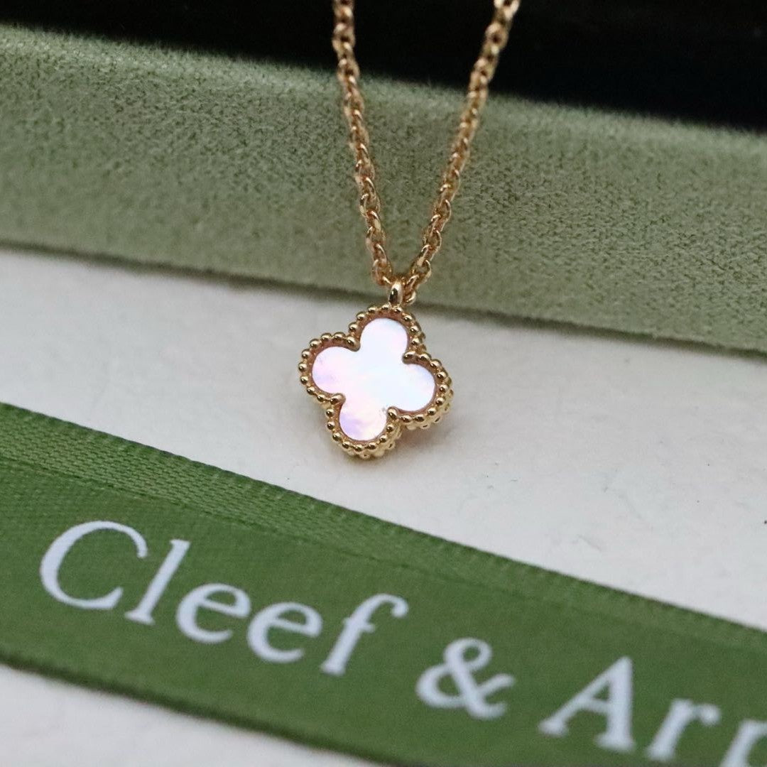 [AURORA]CLOVER 9.5MM PINK MOTHER-OF-PEARL NECKLACE
