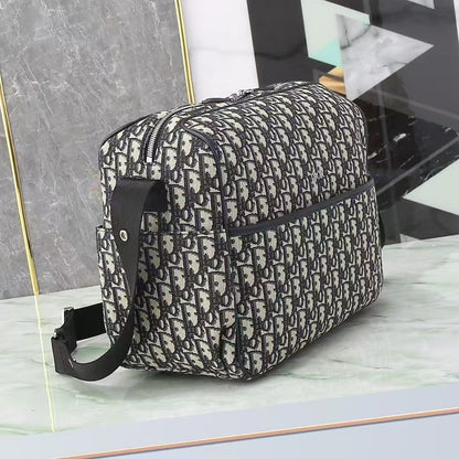 Schräge klassische Canvas-Tasche mit Monogramm