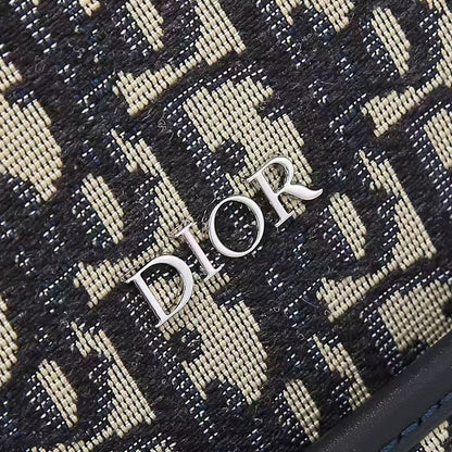 Schräge klassische Canvas-Tasche mit Monogramm