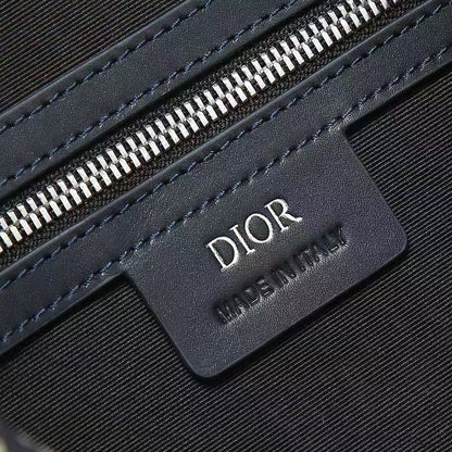 Schräge klassische Canvas-Tasche mit Monogramm