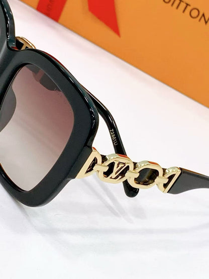 Large Frame Fashion Sunglasses