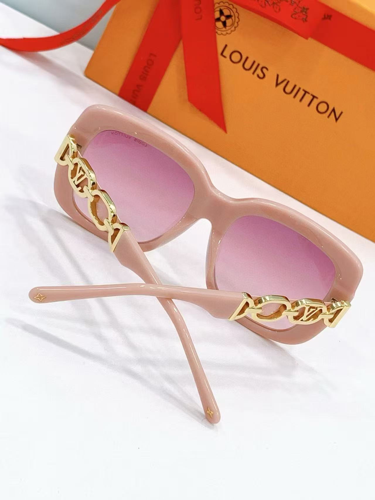 Large Frame Fashion Sunglasses