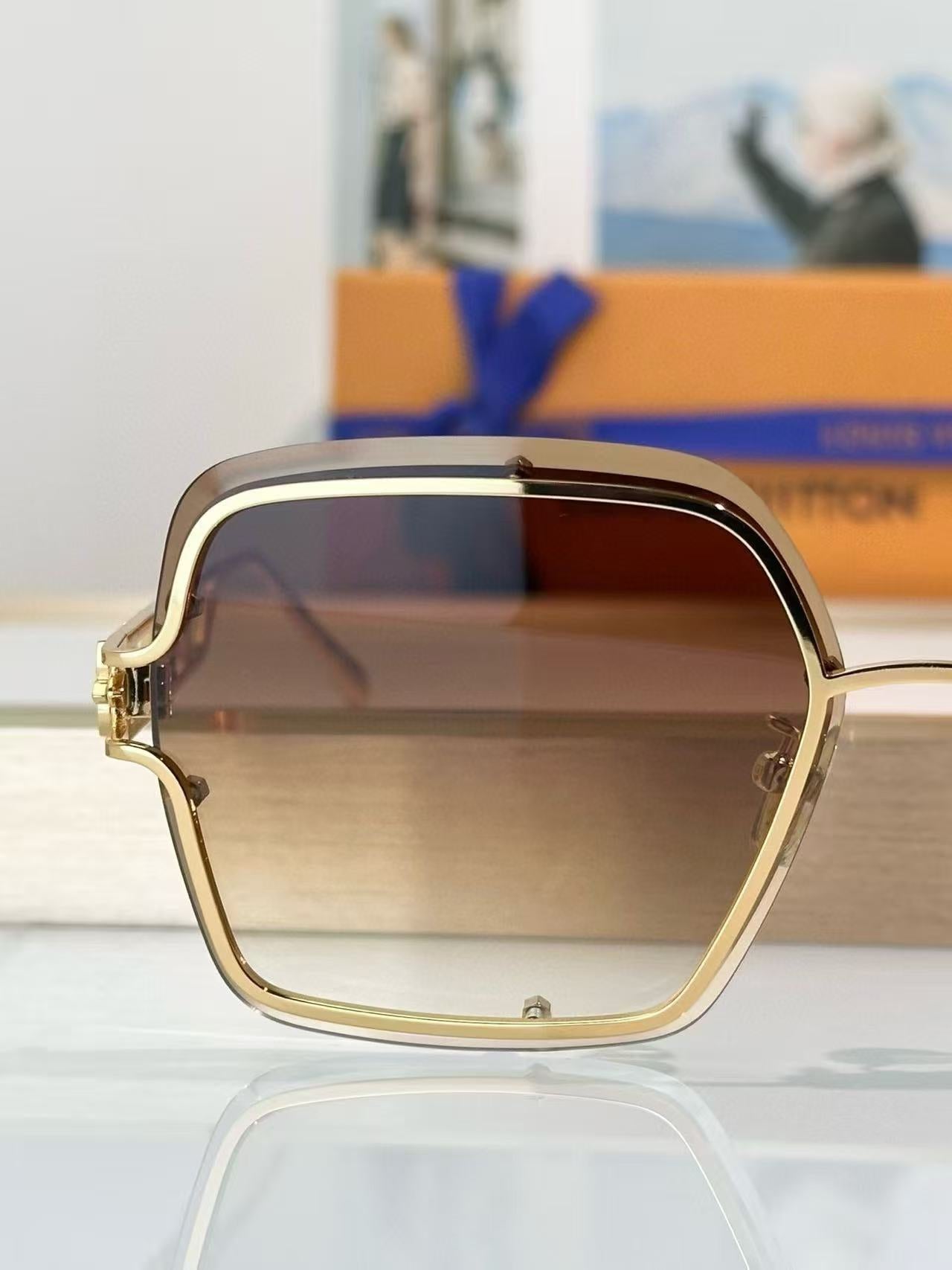 Z699U Trendy Sunglasses