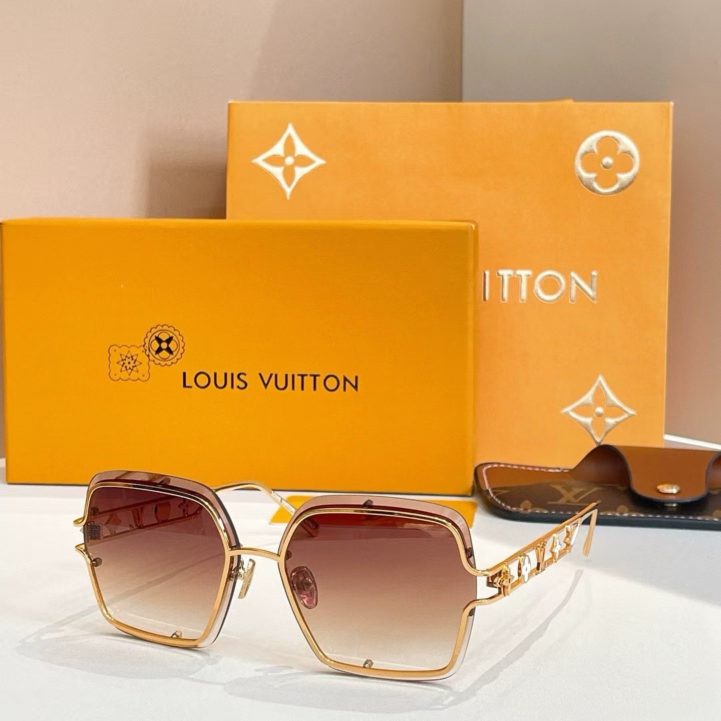 Z699U Trendy Sunglasses