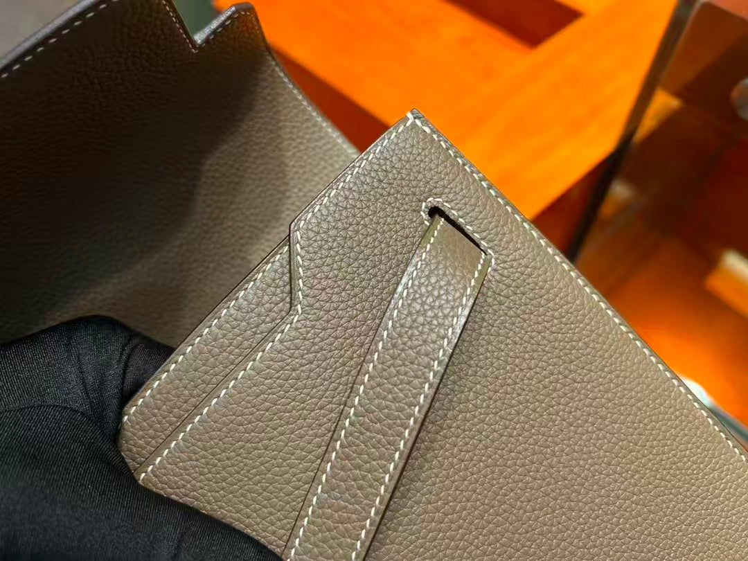 HM KELLY DEPECHES 36 BRIEFCASE SILVER HARDWARE