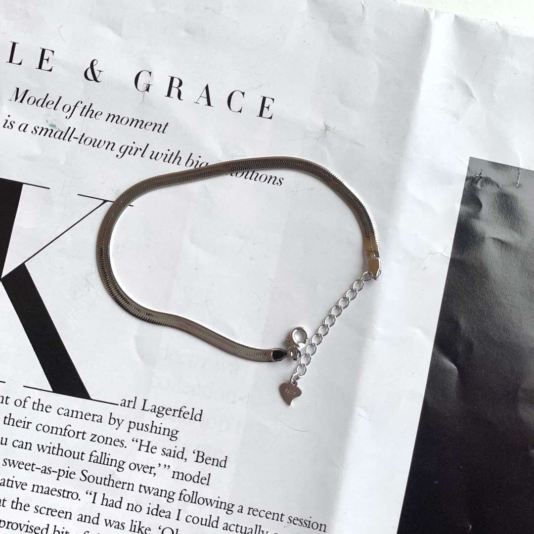 [Aurora]Flat Snake Bone Chain Blade Necklace