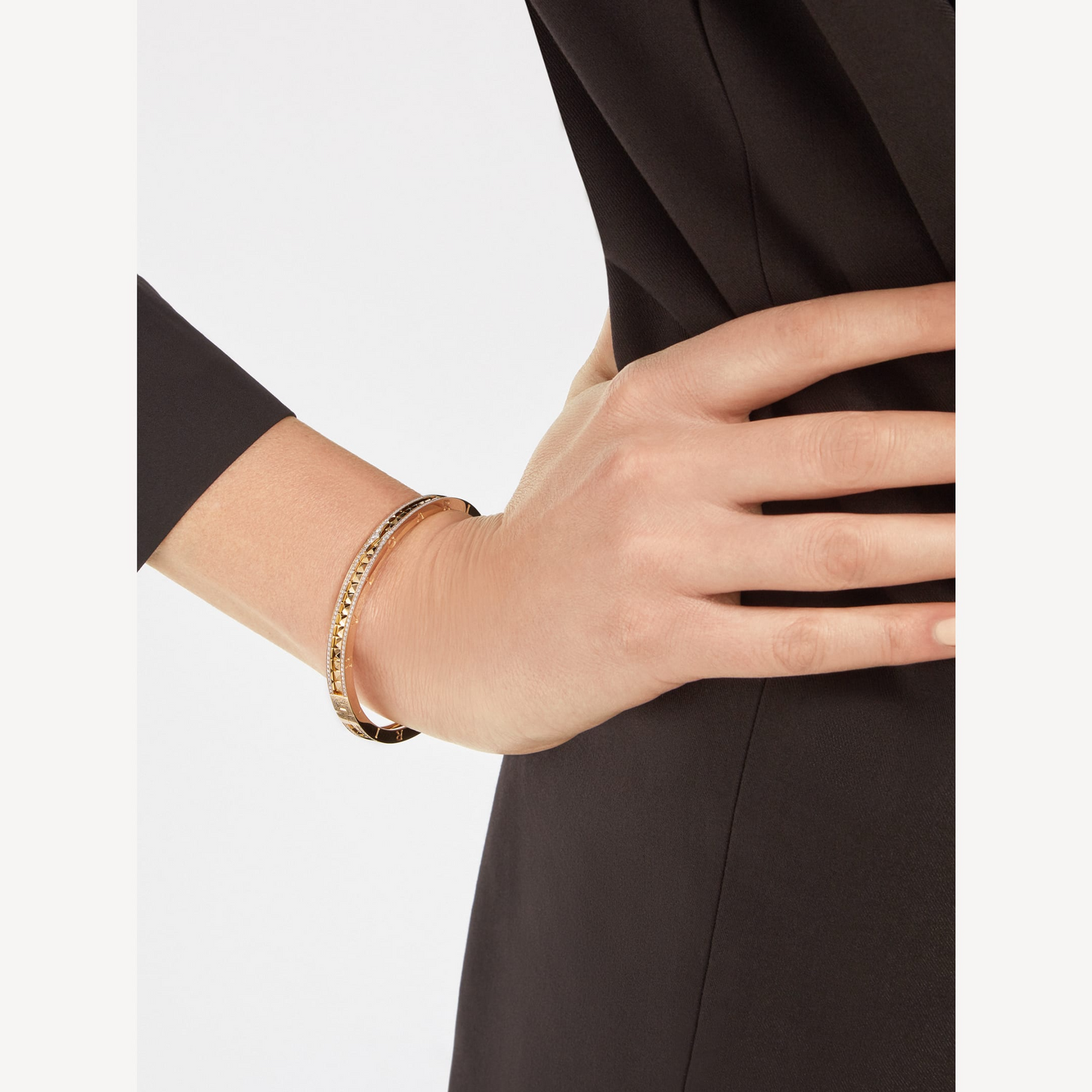 [Aurora]ZERO 1 SPIRAL AND PAVED DIAMOND GOLD BRACELET