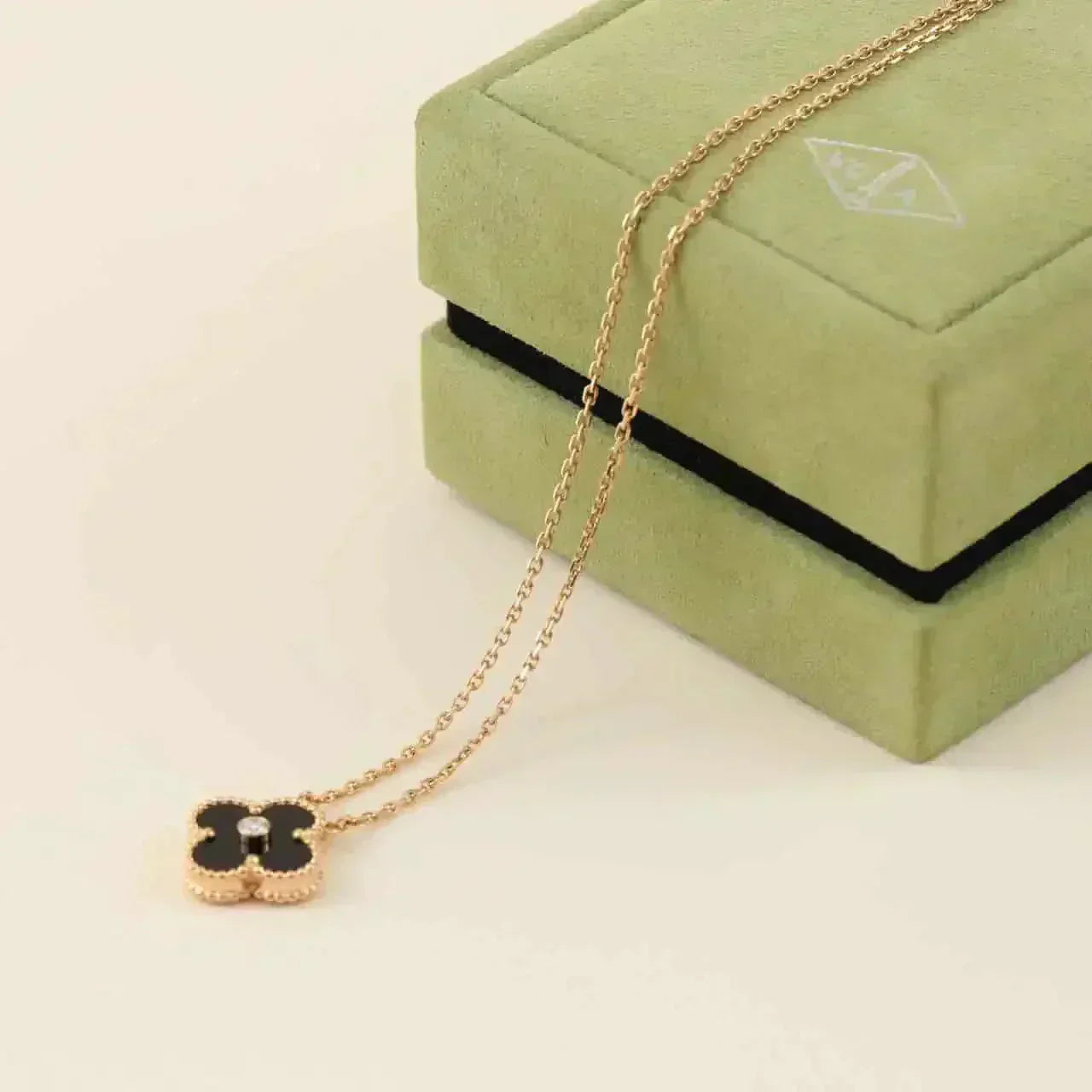 [Aurora]CLOVER 15MM DIAMOND ONYX NECKLACE
