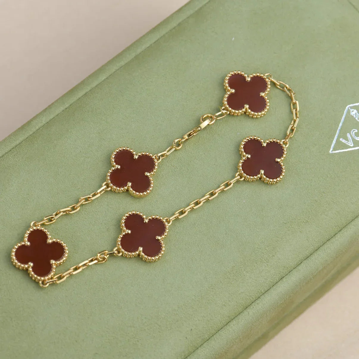 [AURORA]CLOVER 5 MOTIF RED CORNELIAN BRACELET COLLECTION