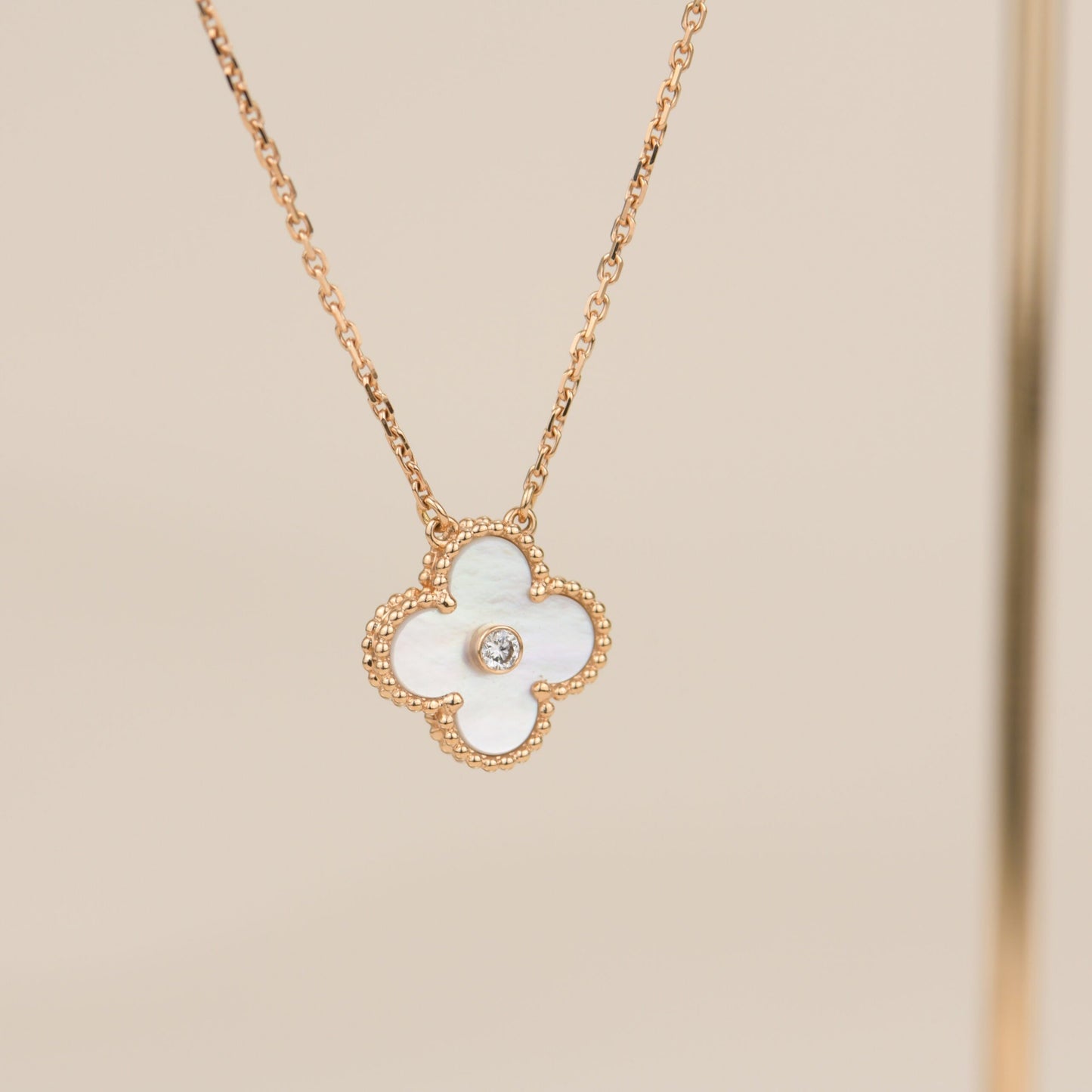 [Aurora]CLOVER 15MM DIAMOND WHITE FRITILLARIA NECKLACE