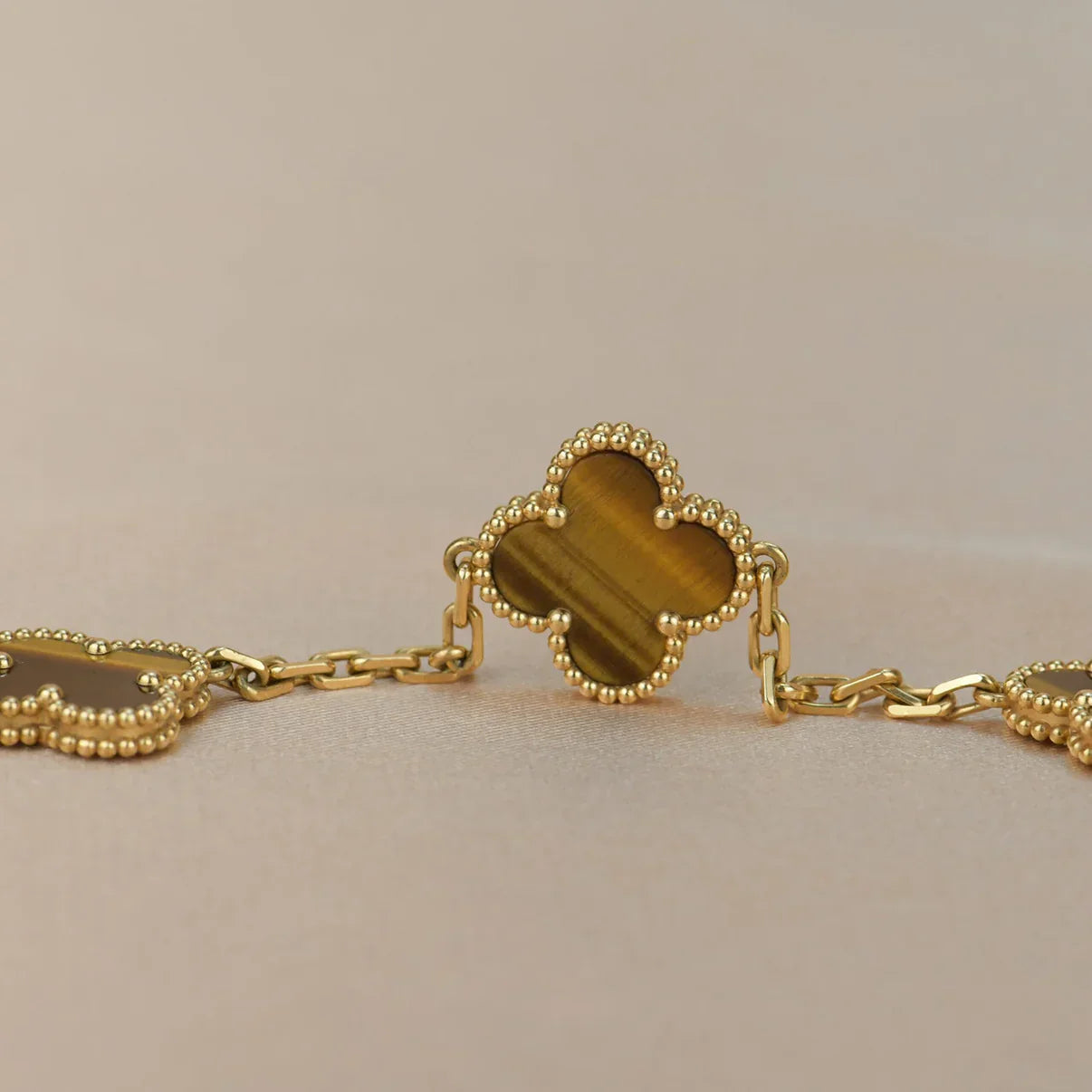 [AURORA]CLOVER 5 MOTIFS TIGER EYE BRACELET COLLECTION