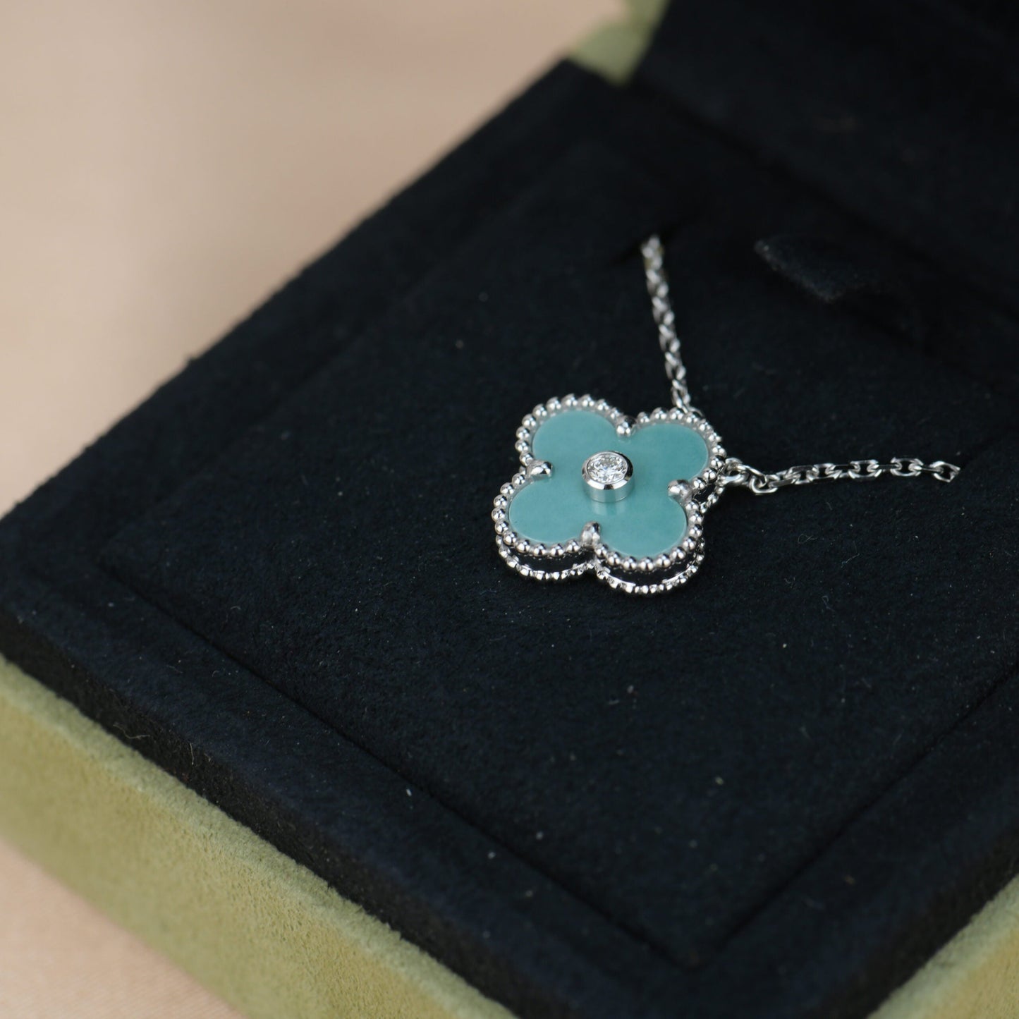 [Aurora]CLOVER 15MM DIAMOND SVRES PORCELAIN  NECKLACE SILVER