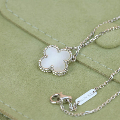 [Aurora]CLOVER  15MM WHITE MOTHER-OF-PEARL SILVER