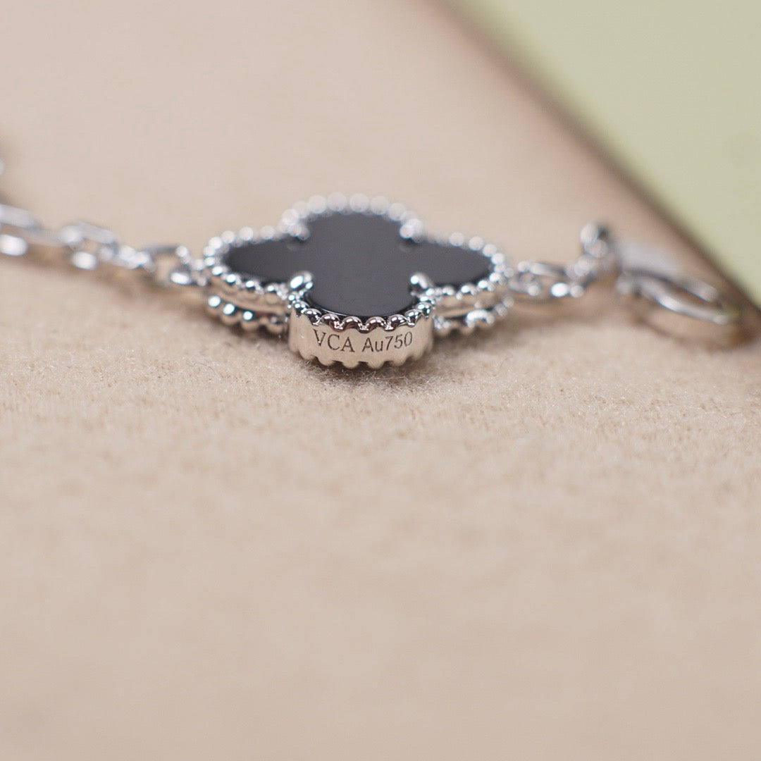 [Aurora]CLOVER 5 MOTIF ONYXS  BRACELET SILVER