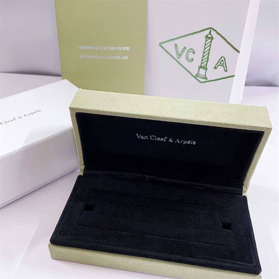 [Aurora]VA CLOVER BRACELET NECKLACE RING BOX GIFT BAG