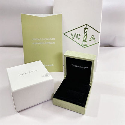 [Aurora]VA CLOVER BRACELET NECKLACE RING BOX GIFT BAG