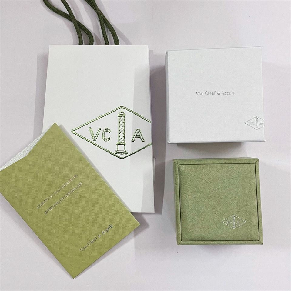[Aurora]VA CLOVER BRACELET NECKLACE RING BOX GIFT BAG