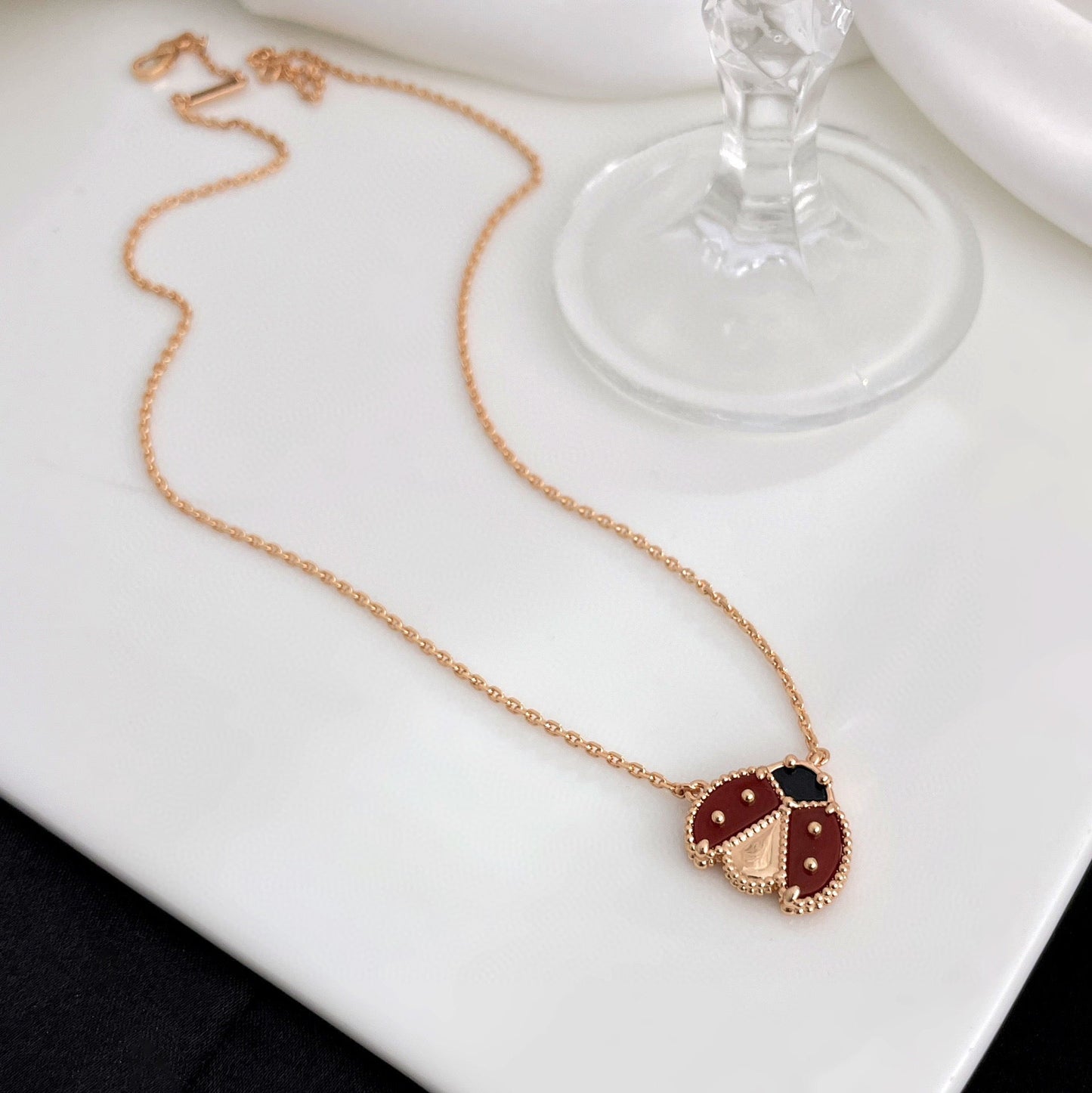 [Aurora]LUCKY  CARNELIANS LADYBUG NECKLACE