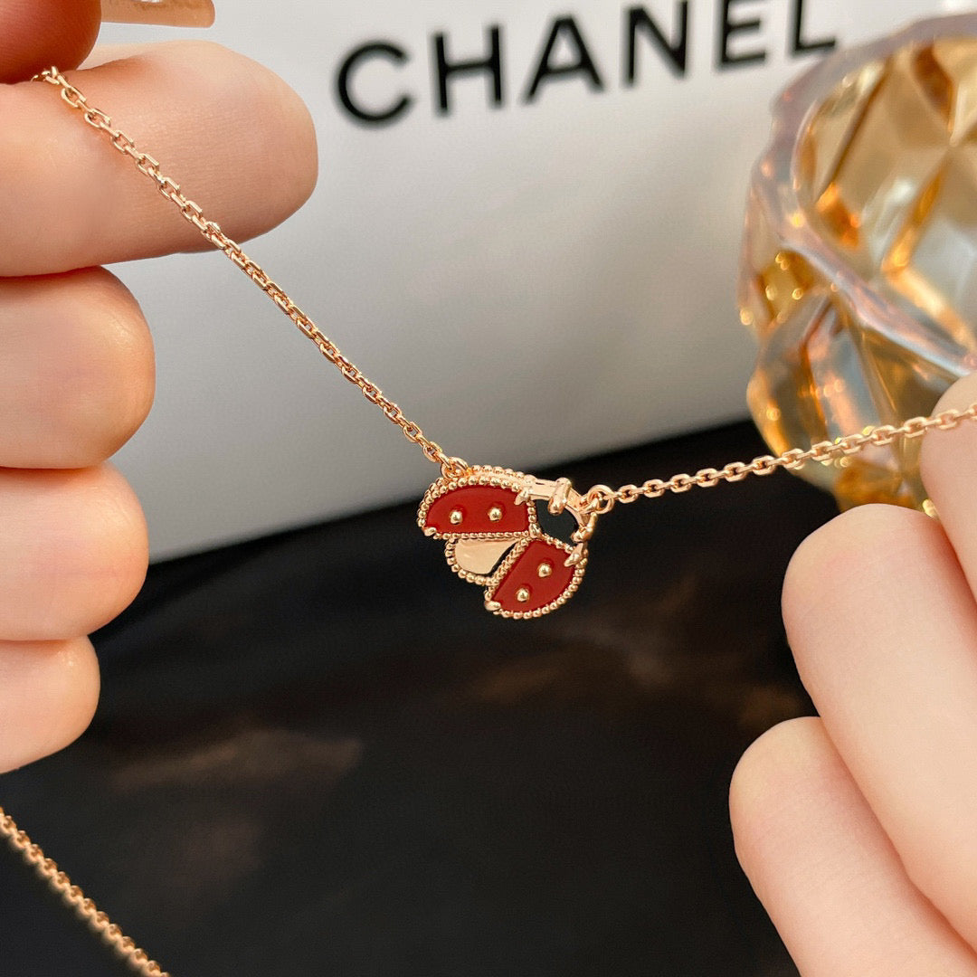[Aurora]LUCKY  CARNELIANS LADYBUG NECKLACE