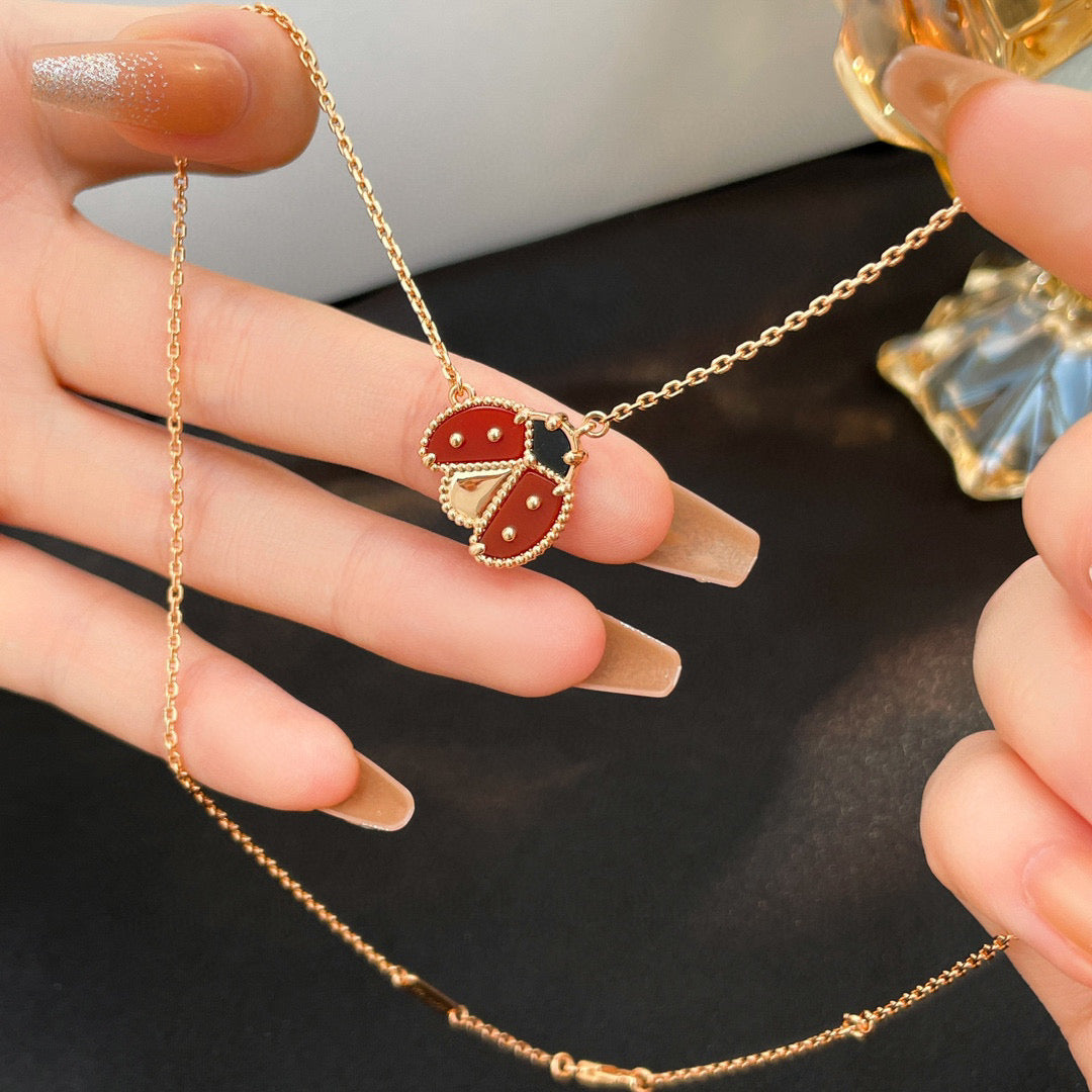 [Aurora]LUCKY  CARNELIANS LADYBUG NECKLACE