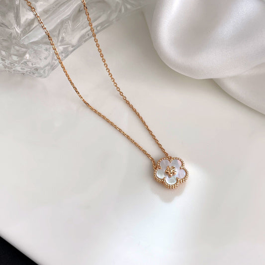 [Aurora]LUCKY  WHITE MOP  PLUM BLOSSOM NECKLACE