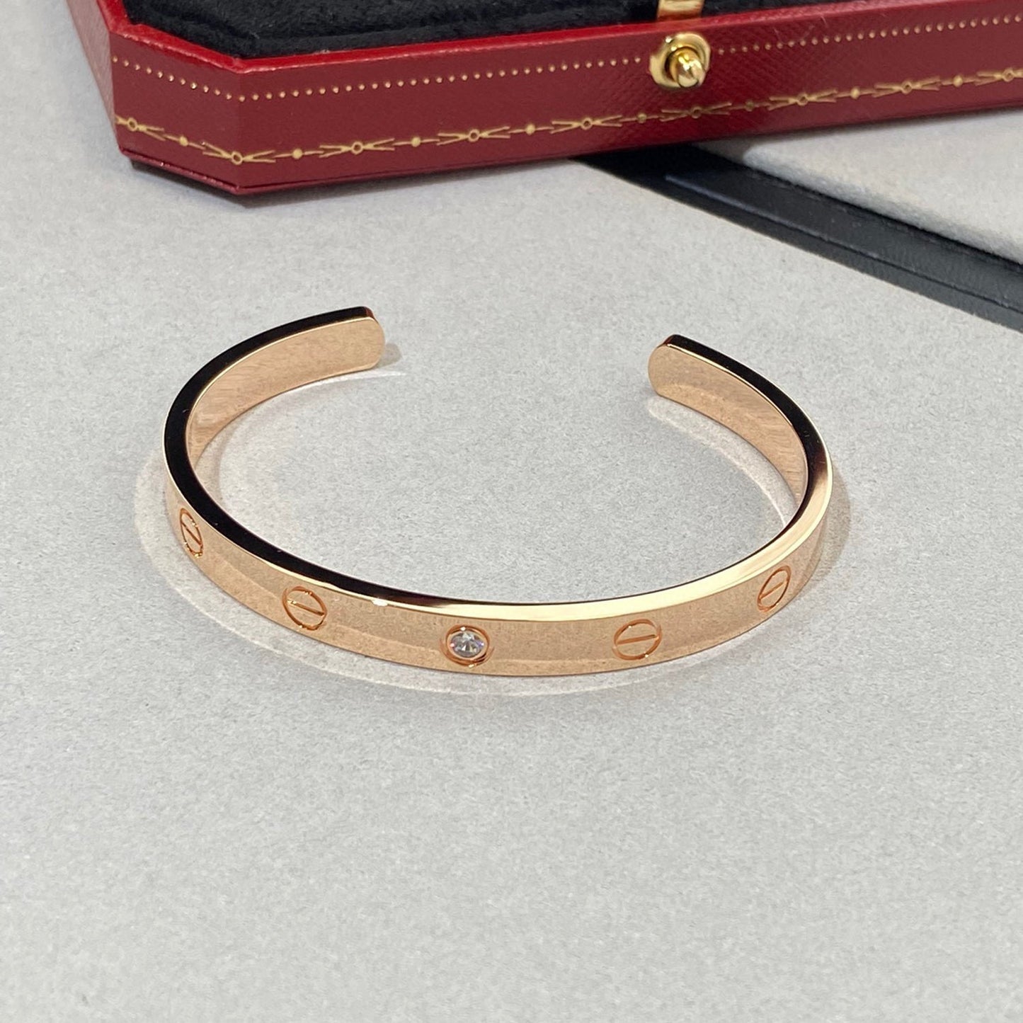 [AURORA]ラブブレスレット 6.1mm 1ダイヤモンド オープンカフ