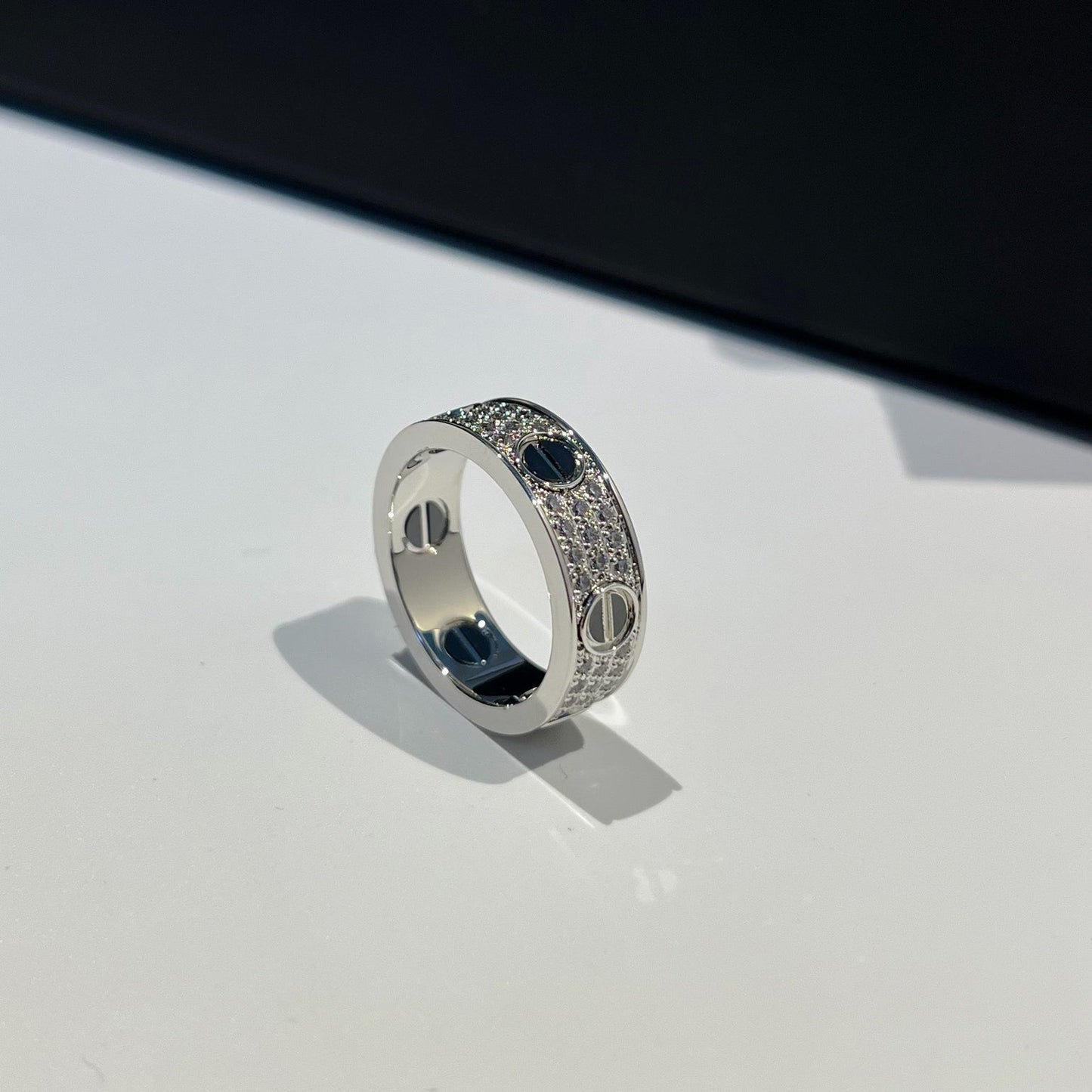 [AURORA]LOVE RING 5.5MM DIAMONDS PAVED CERAMIC