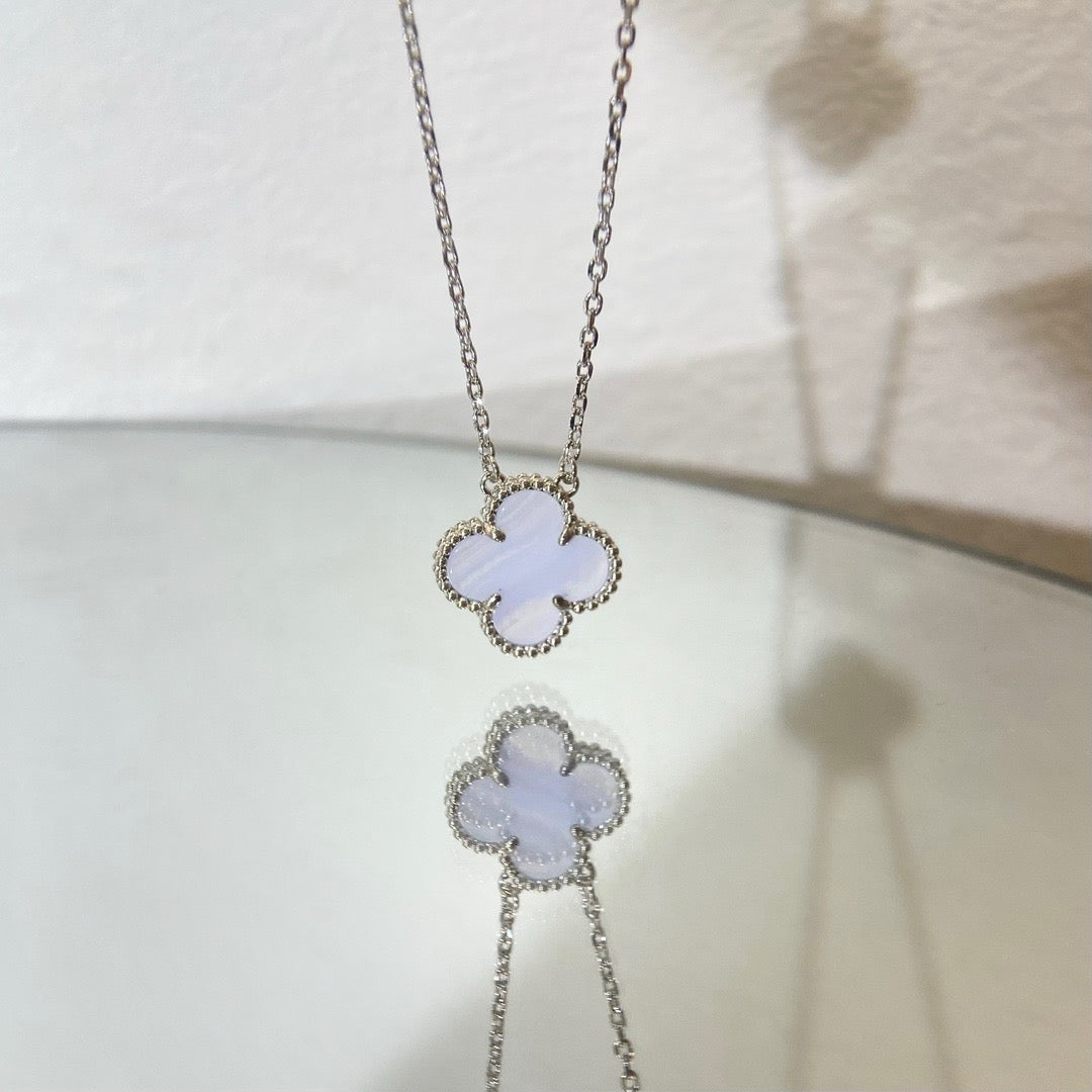 [Aurora]CLOVER 15MM BLUE CHALCEDONY NECKLACE SILVER
