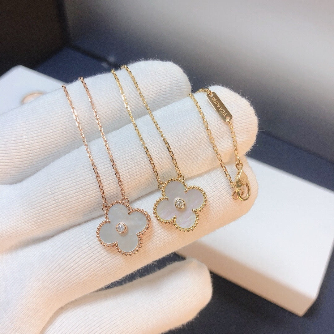 [Aurora]CLOVER 15MM DIAMOND WHITE FRITILLARIA NECKLACE