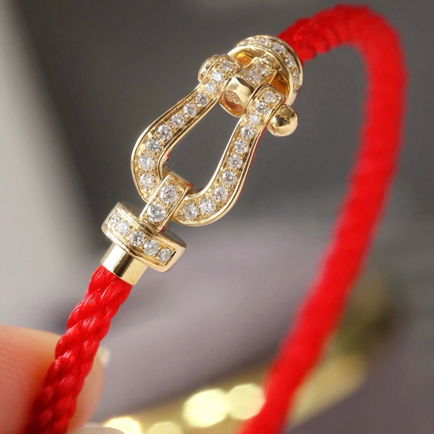 [AURORA]FORCE GROSSES HUFEISENARMBAND MIT VOLLBESATZ AUS ROSÉGOLD