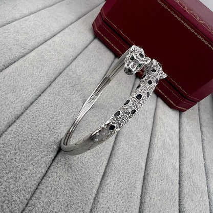 [AURORA]PANTHERE DOUBLE HEADED HALF DIAMOND OPEN BRACELET