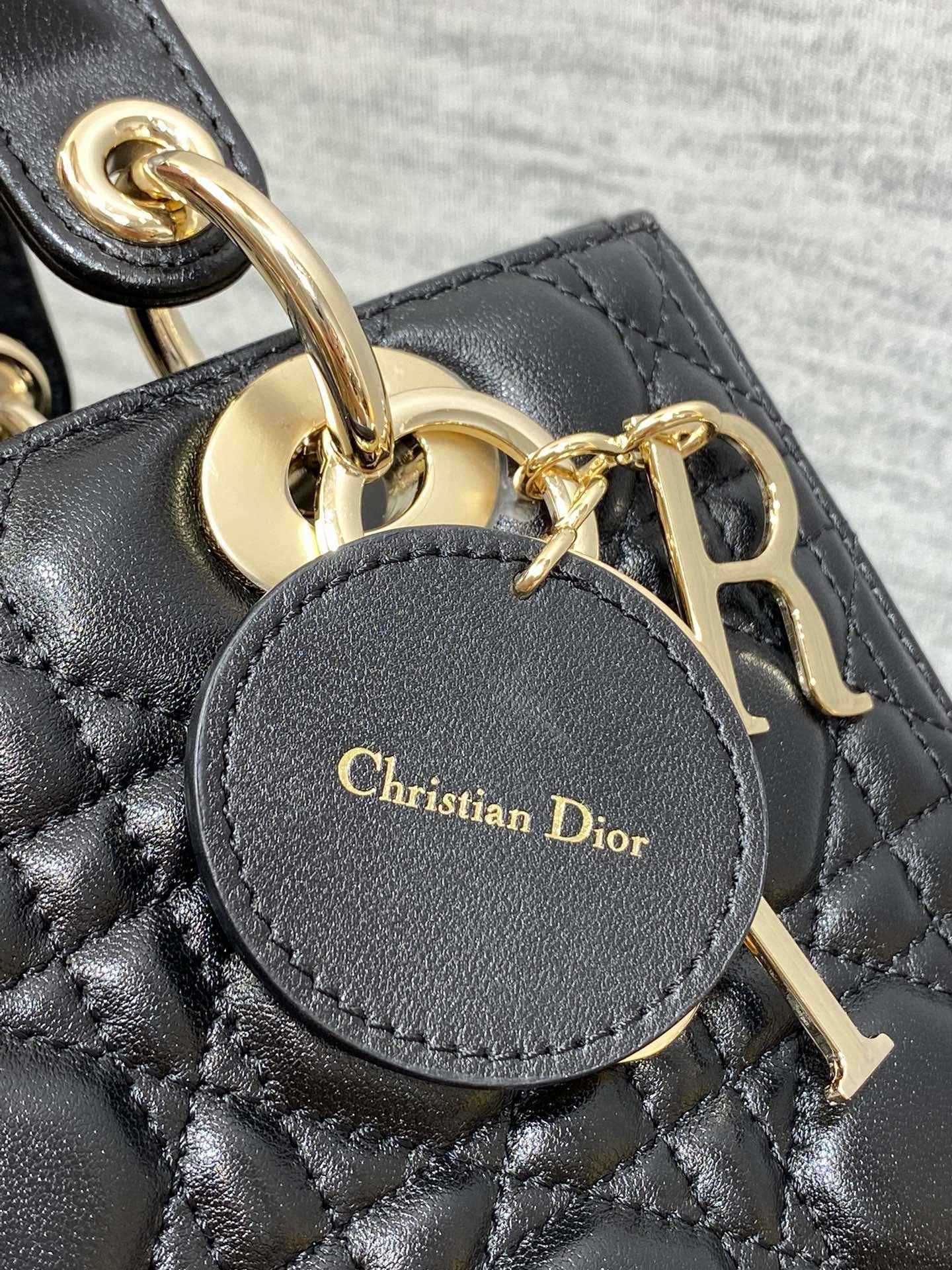 MEDIUM LADY BAG 24 IN BLACK CALFSKIN GOLD HARDWARE